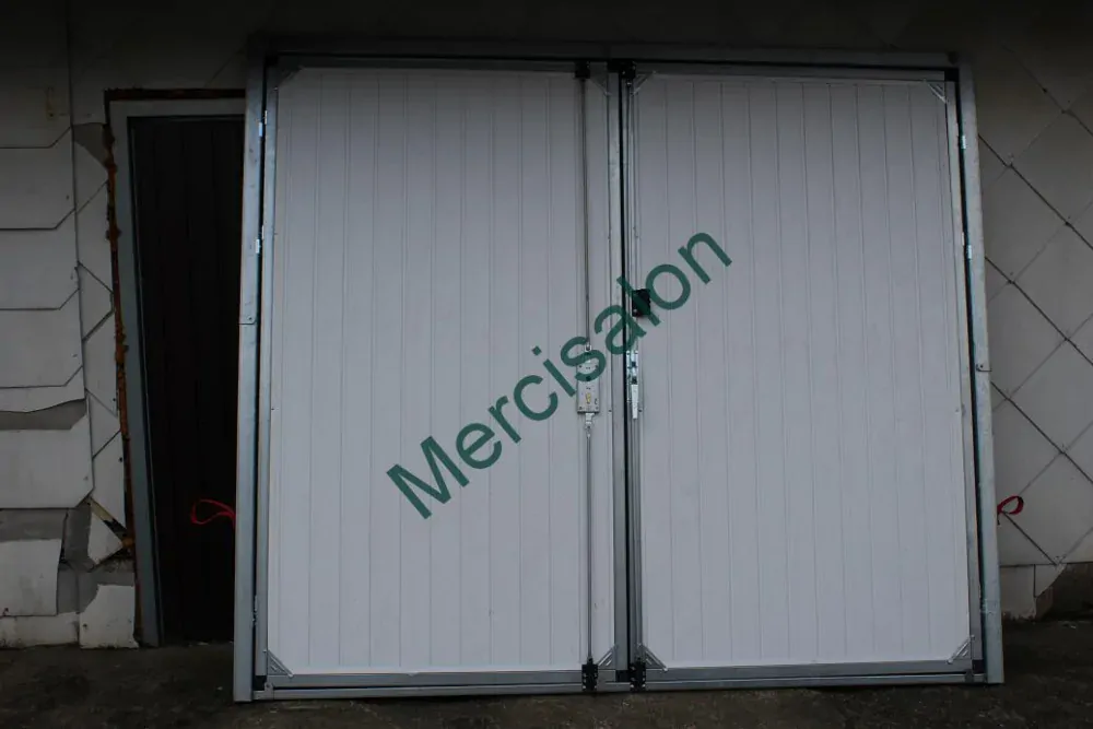 ZMK.Garážová vrata dvoukřídlá zateplená š.250 x v.200 cm RAL 7016 MAT