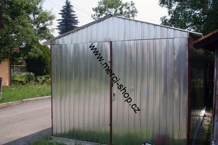 ZMK.Plechová pozinkovaná garáž 4 x 5 m se sedlovou střechou