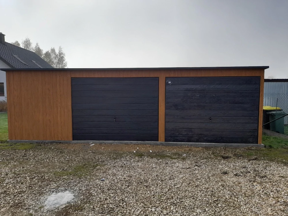 ZMK. Plechová garáž 8 x 5 m, pultová střecha, výklopná vrata