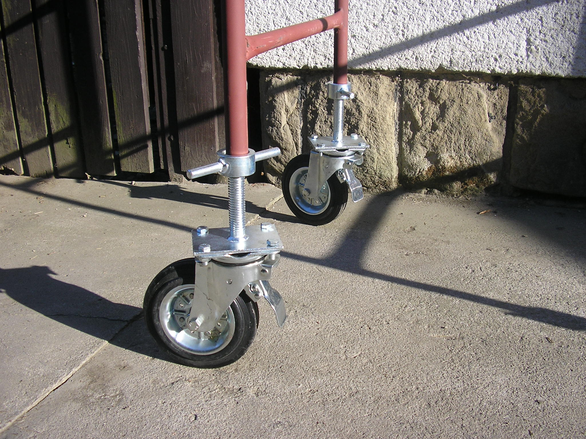 Merci-shop. Transportní otočné kolo s brzdou 200 mm.