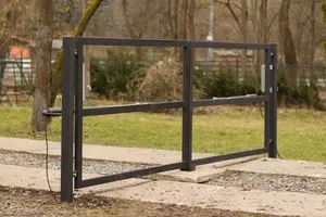 Dvoukřídlá brána s pohonem š.3 x v.1 m
