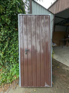 Plechové dveře 80/200 pravé RAL 8017