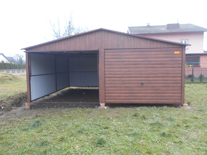 ZMK.Plechová garáž 6 x 5 m zl.dub,sedlová střecha,výklopná vrata