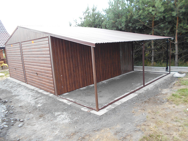 ZMK.Plechová garáž 8 x 5 m,sedlová střecha,výklopná vrata,ořech 