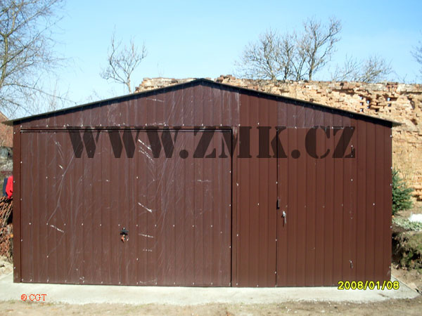 ZMK.Plechová garáž 5 x 5 m se sedlovou střechou RAL 8017