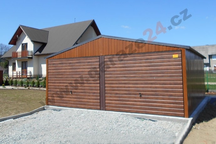 ZMK.Plechová garáž 6 x 5 m zl.dub,ořech,sedlová střecha,výklopná vrata