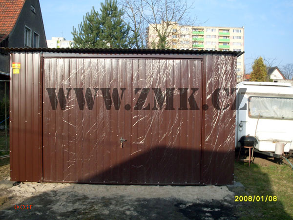 ZMK.Garáž plechová 4 x 5 m pultová střecha,výklopná vrata v barvě RAL 8017