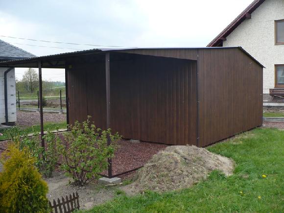 ZMK.Garáž plechová 8 x 5 m sedlová střecha, výklopná vrata,ořech