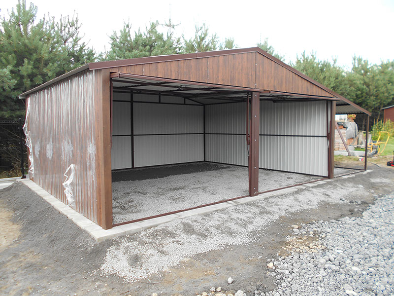 ZMK.Plechová garáž 8 x 5 m,sedlová střecha,výklopná vrata,ořech 
