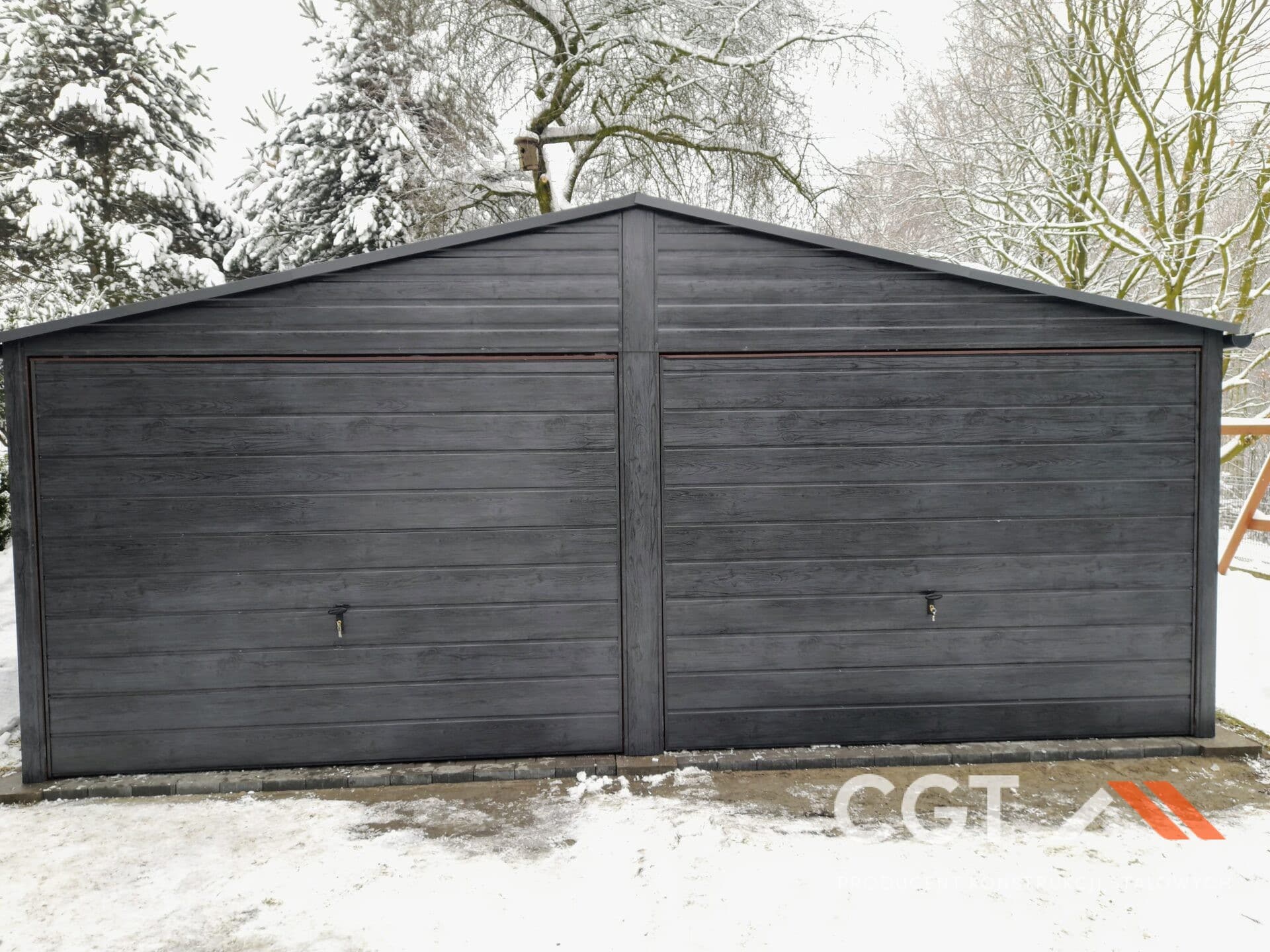 ZMK.Plechová garáž 6 x 5 m MULTIGROS GRAFIT, sedlová střecha, výklopná vrata