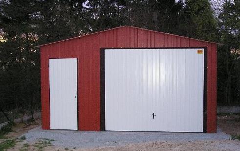 ZMK. Plechová garáž 5 x 5 m,sedlová střecha,výklopná vrata v barvě