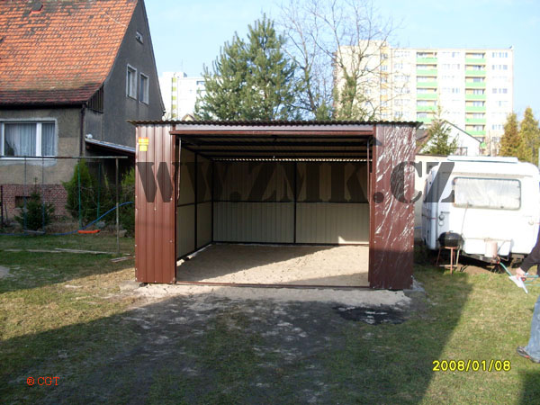 ZMK.Garáž plechová 4 x 5 m pultová střecha,výklopná vrata v barvě RAL 8017