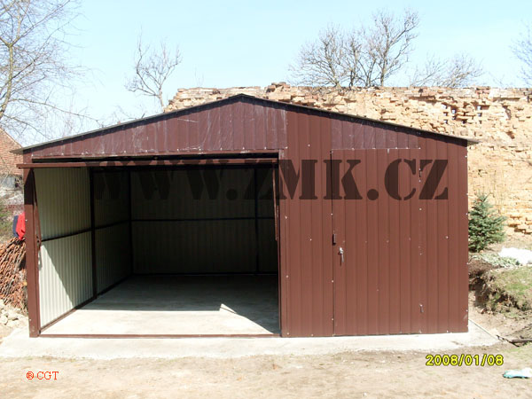 ZMK.Plechová garáž 5 x 5 m se sedlovou střechou RAL 8017